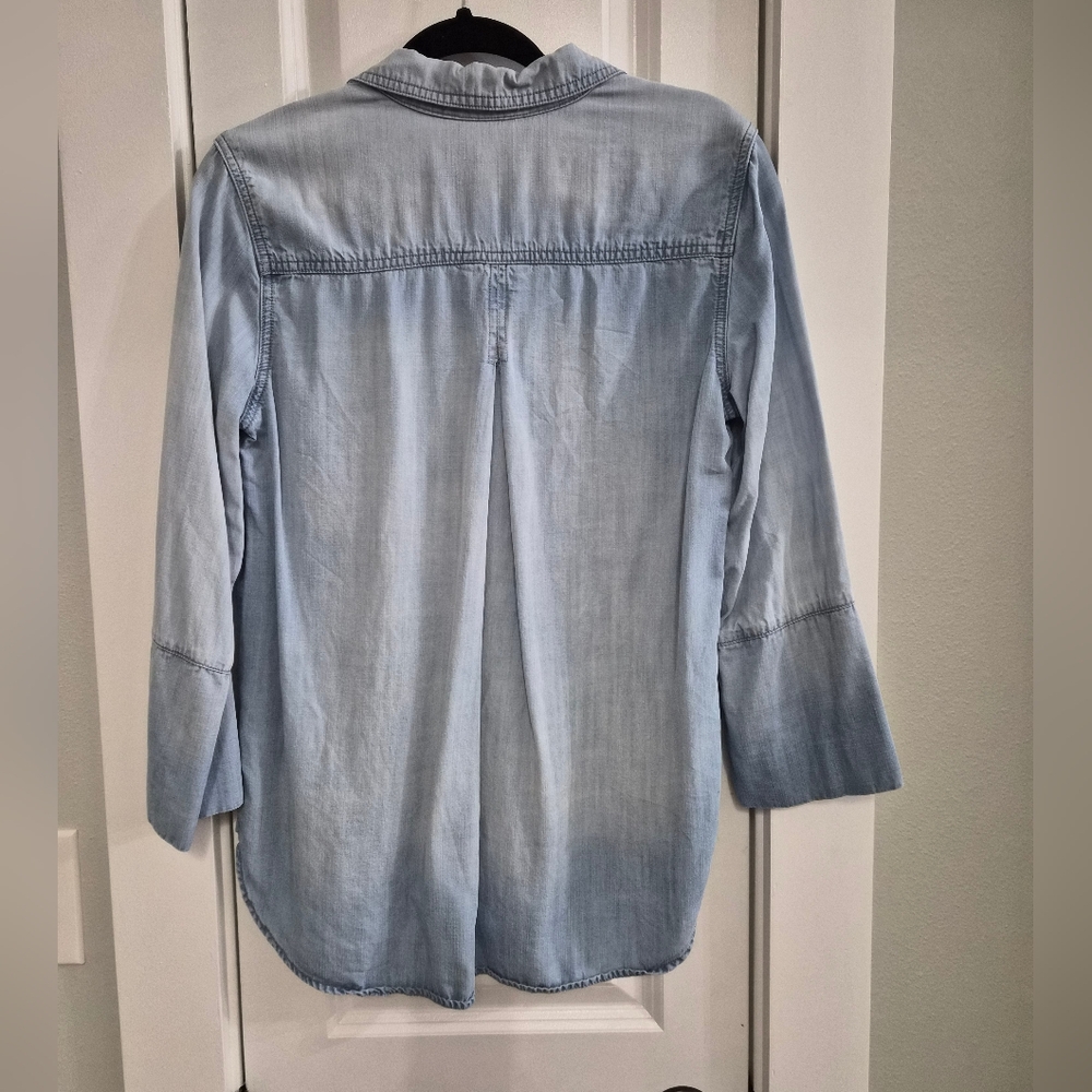 Chelsea & Violet Denim Chambray Button-Up Top, size Medium - Picture 2 of 5
